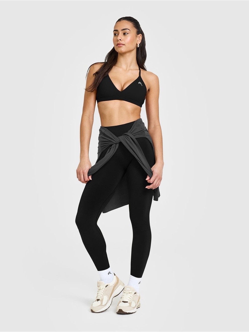 Oner Active Easylift Ultra Minimal V-Neck Bralette Sports Bra Black size Large - Picture 3 of 6